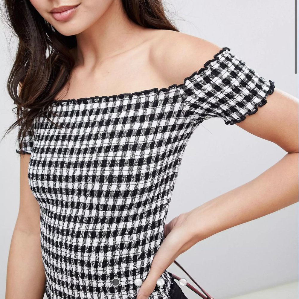 Hollister Off The Shoulder Top, Black and White, Small